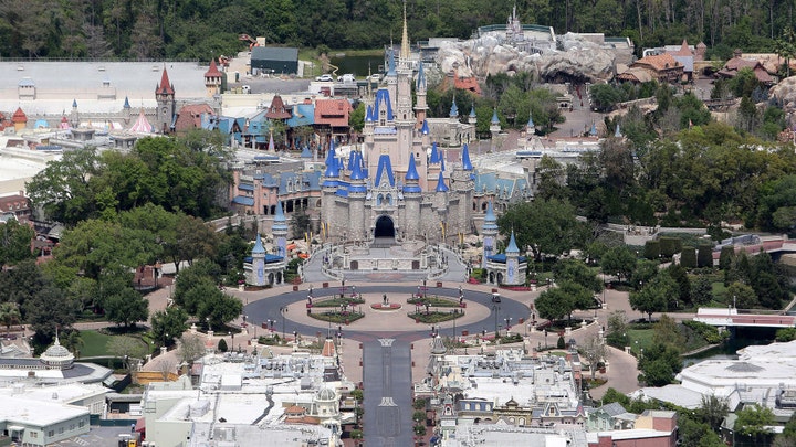 Thousands pack Disney World before park closes amid coronavirus
