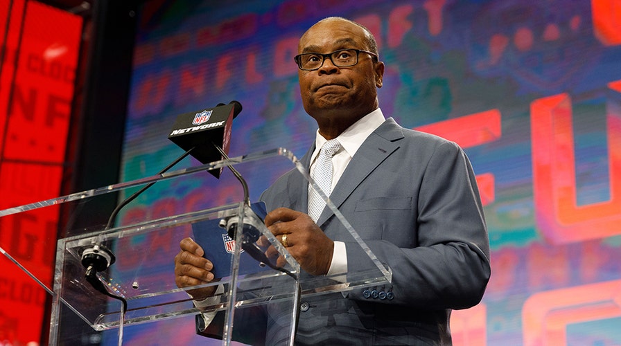 Bears Hall of Famer Mike Singletary is hungry for a second chance