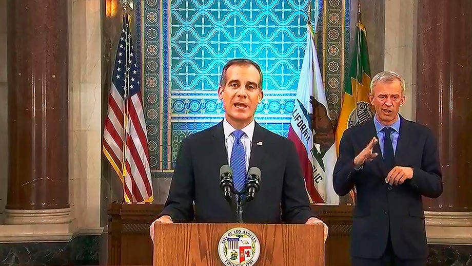 Los Angeles residents must wear masks outside home, Garcetti says