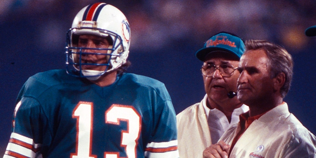 Dan Marino says goodbye to Don Shula on Twitter