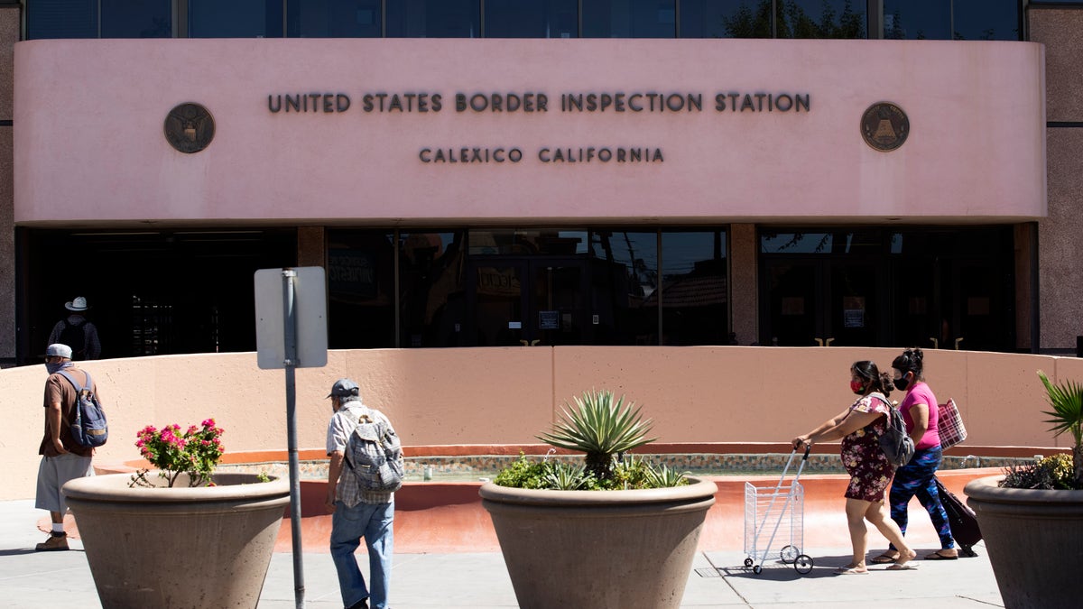 People making their way toward the pedestrian border crossing connecting Calexico, Calif., to Mexicali, Mexico, on Wednesday.