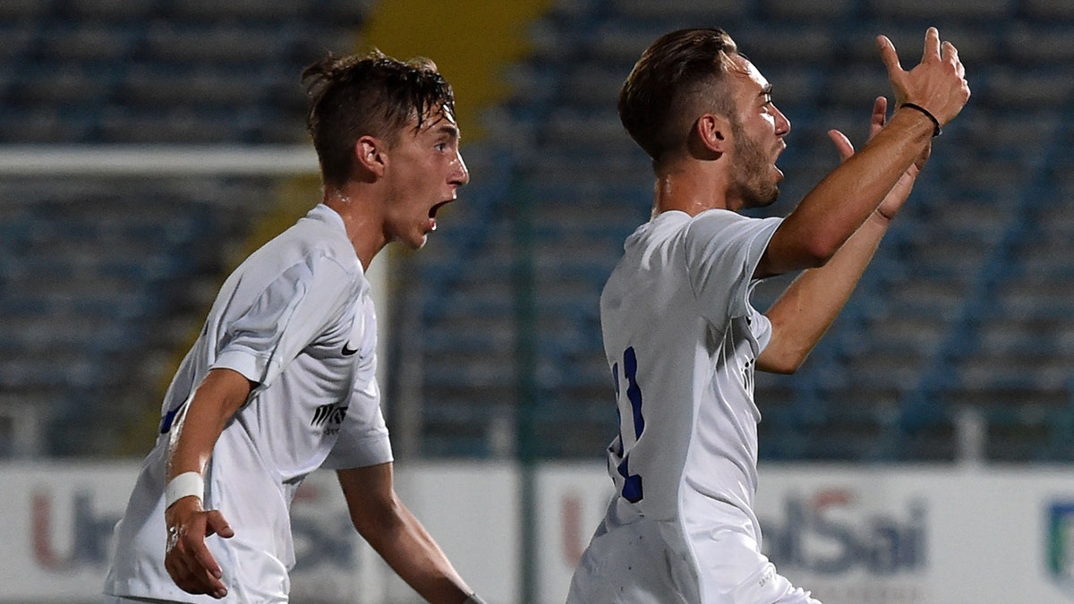 Andrea Rinaldi of Atalanta BC celebrates after scoring goal 2-2 during the U17 Serie A Final match between Atalanta BC and FC Internazionale on June 21, 2017 in Cesena, Italy. (Photo by Giuseppe Bellini/Getty Images)