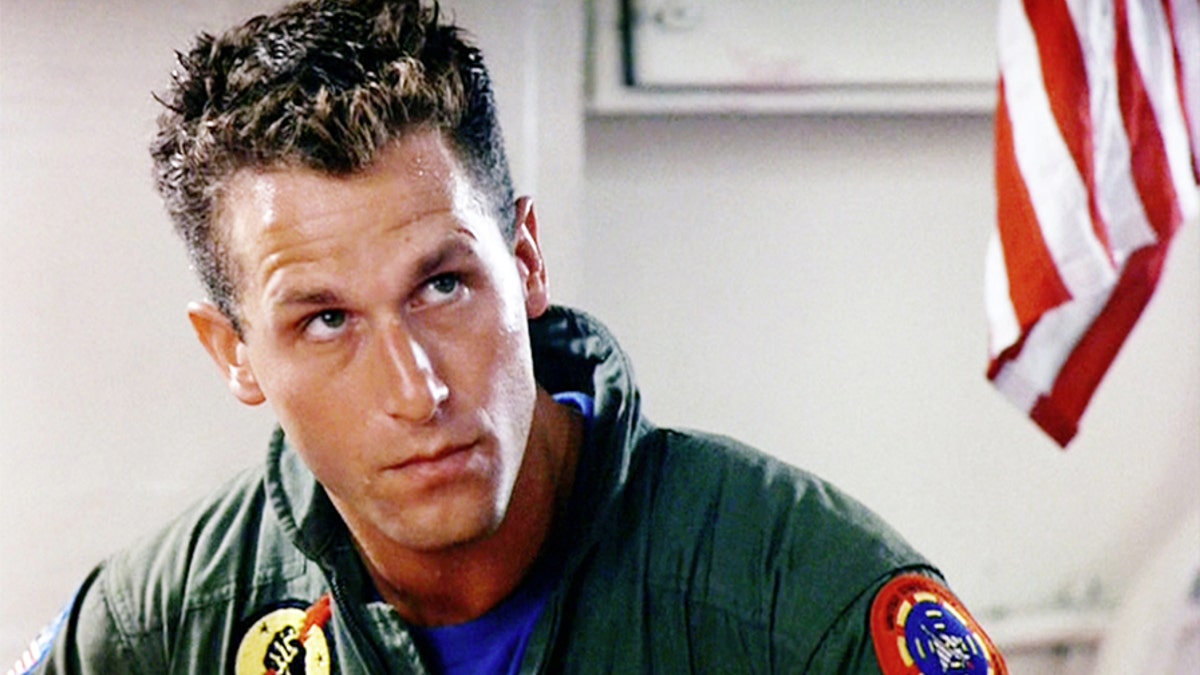 Rick Rossovich as Lt. Ron 'Slider' Kerner.