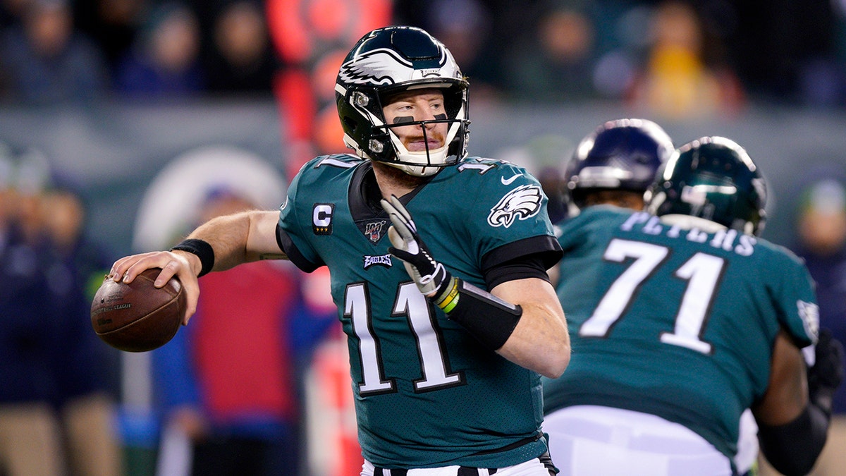 Can Carson Wentz lead the Eagles to another division title? (AP Photo/Chris Szagola, File)
