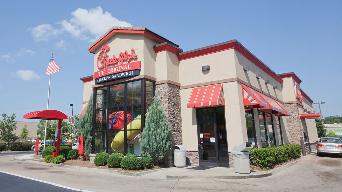 A Chick-fil-A employee in Florida reportedly posted a video on TikTok about an obscure "secret" menu item. (iStock)