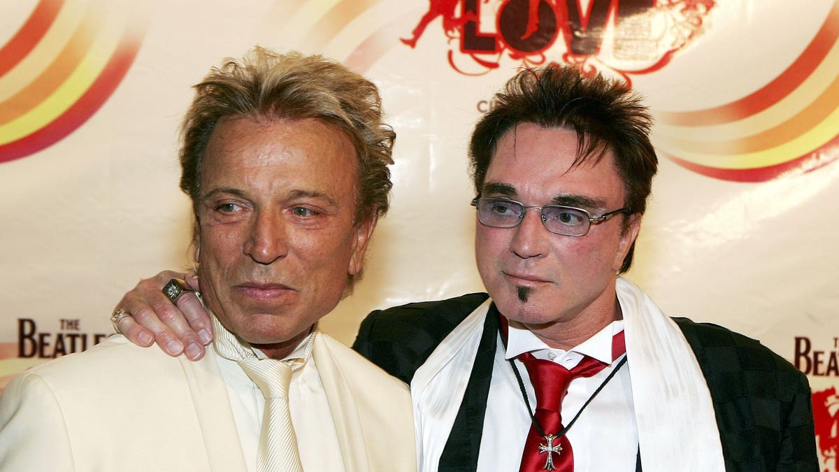 Magicians Siegfried Fischbacher and Roy Horn (R) arrive at the gala premiere of 'The Beatles LOVE by Cirque du Soleil' at The Mirage Hotel &amp; Casino June 30, 2006 in Las Vegas, Nevada. 