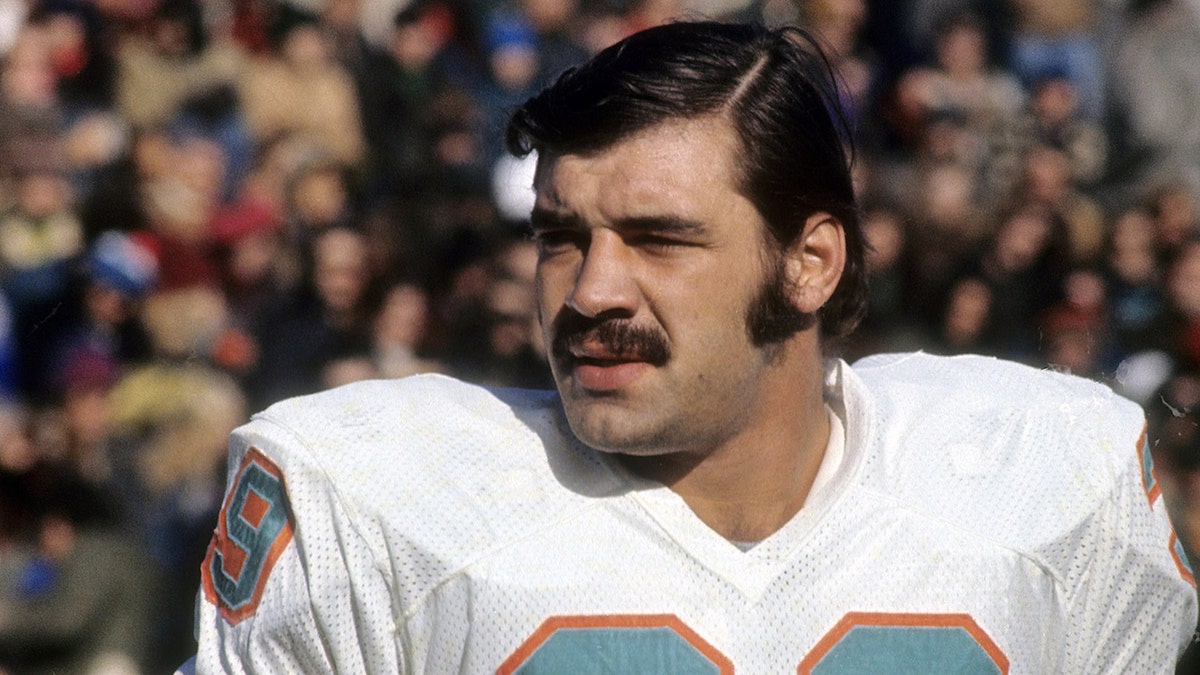 Running back Larry Csonka #39 of the Miami Dolphins watches the action from the sidelines circa mid 1970's during an NFL football game. Csonka played for the Dolphins from 1968-74 and 1979. (Photo by Focus on Sport/Getty Images)