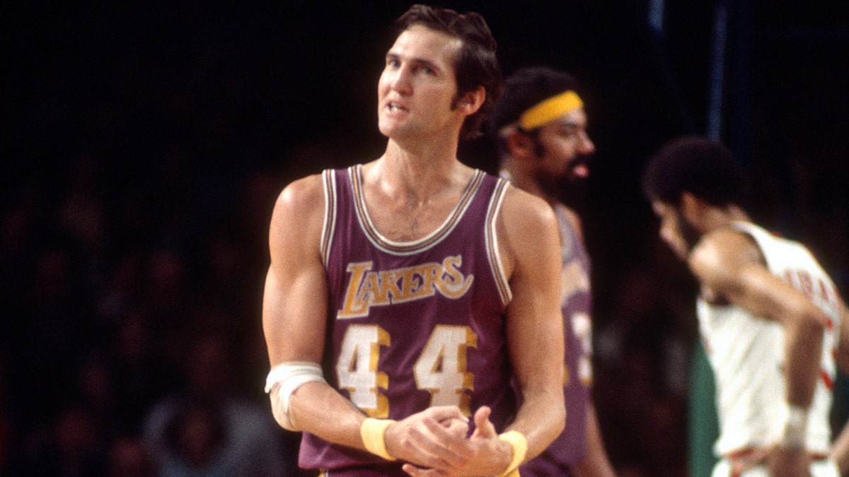 Who are the five most important Los Angeles Lakers legends