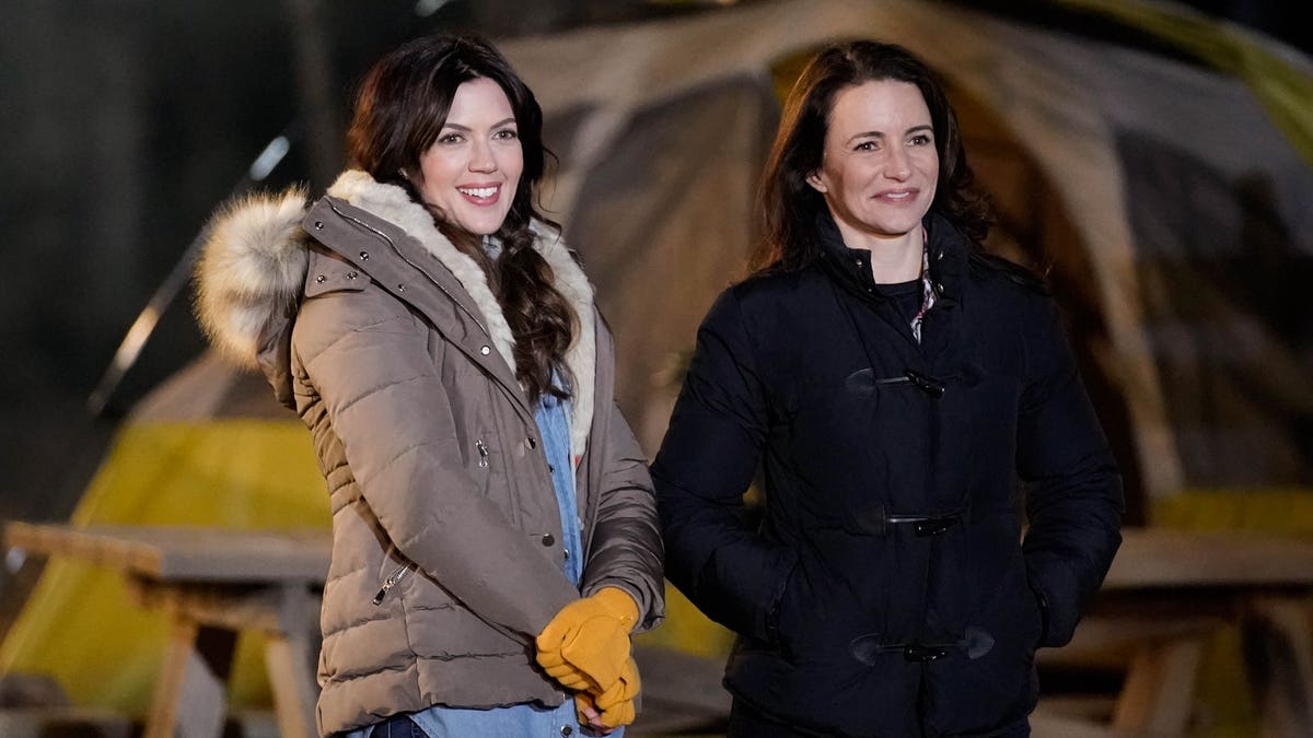 Kristy Katzmann, left, and host Kristin Davis in an episode of 'Labor of Love.'