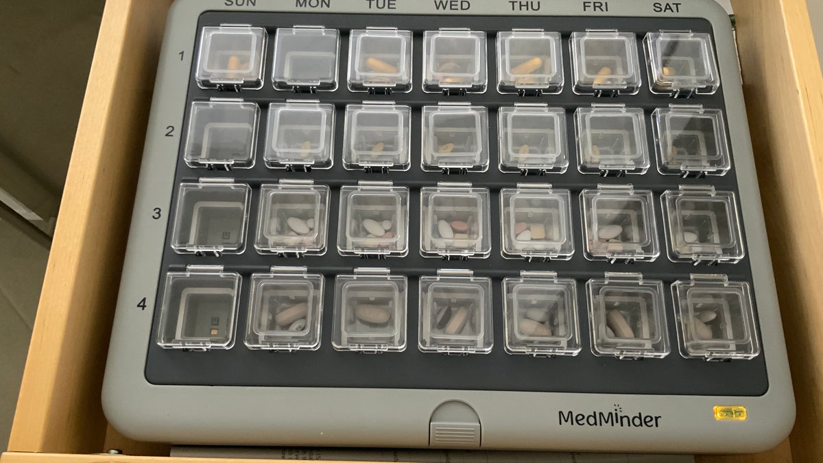 This automated pill dispenser by MedMinder helps organize prescription medications for seniors, sending alerts if medications are not taken on time.