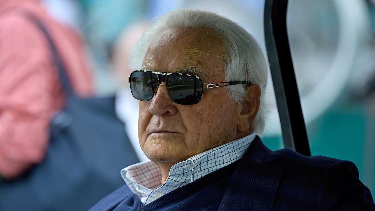 Don Shula, legendary former head coach of Miami Dolphins, dies at 90