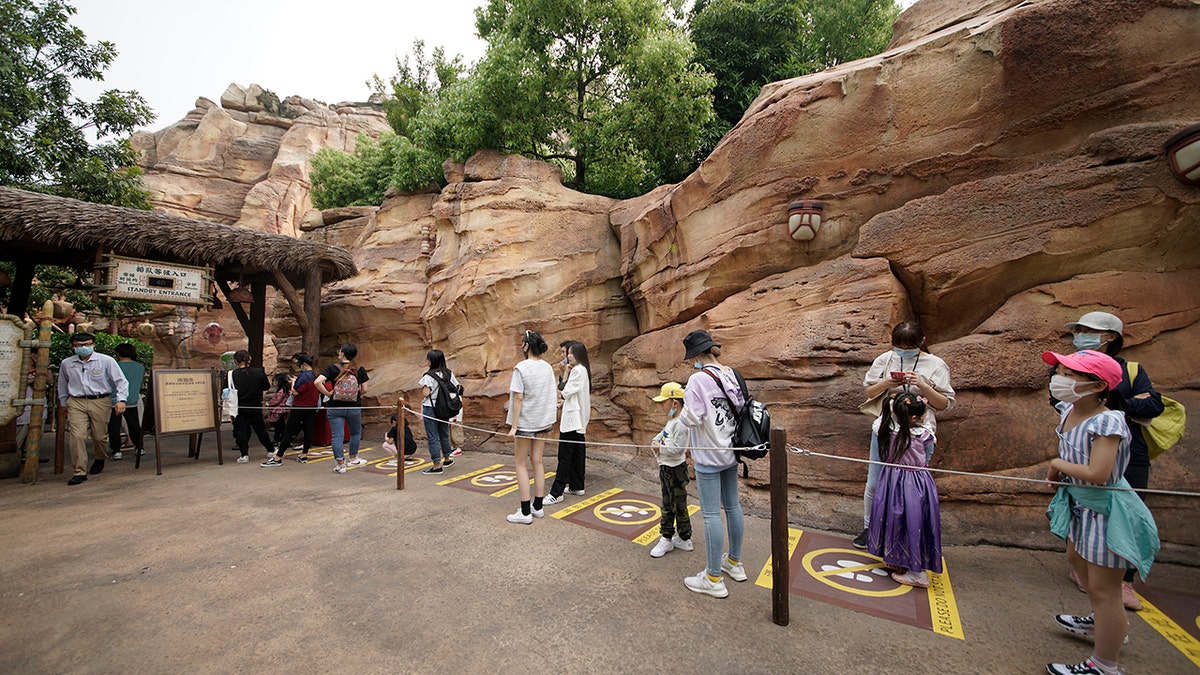 Shanghai Disneyland reopened to the public on Monday, as part of its next phase in the "deliberate approach" to business.