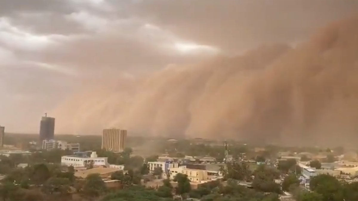 A massive sandstorm swept into Niamey, the capital city of Niger, on Monday.