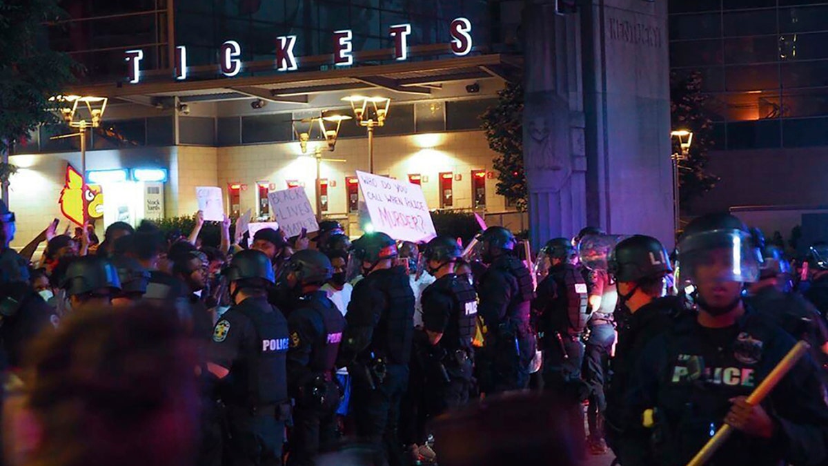 Louisville Protest Of Breonna Taylor Case Leaves At Least 7 Shot, 1 ...