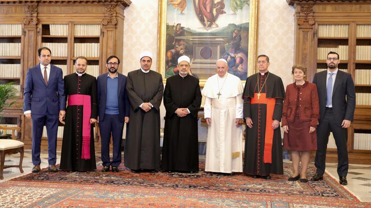 Members of the Higher Committee of Human Fraternity (HCHF) meeting with Pope Francis ‎and Sheikh Ahmed el-Tayeb, Grand Imam of Al-Azhar (Photo: AETOSWire)