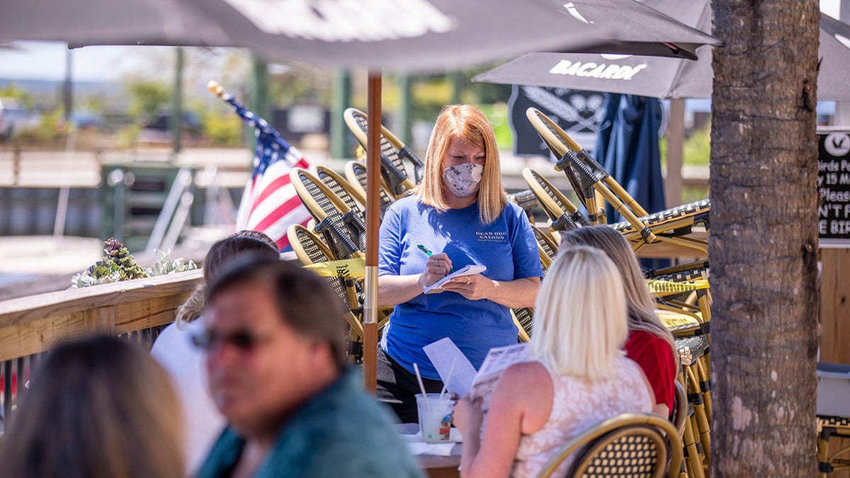 Rules for outdoor dining in South Carolina amid the coronavirus were relaxed last week. (Jason Lee/The Sun News via AP)