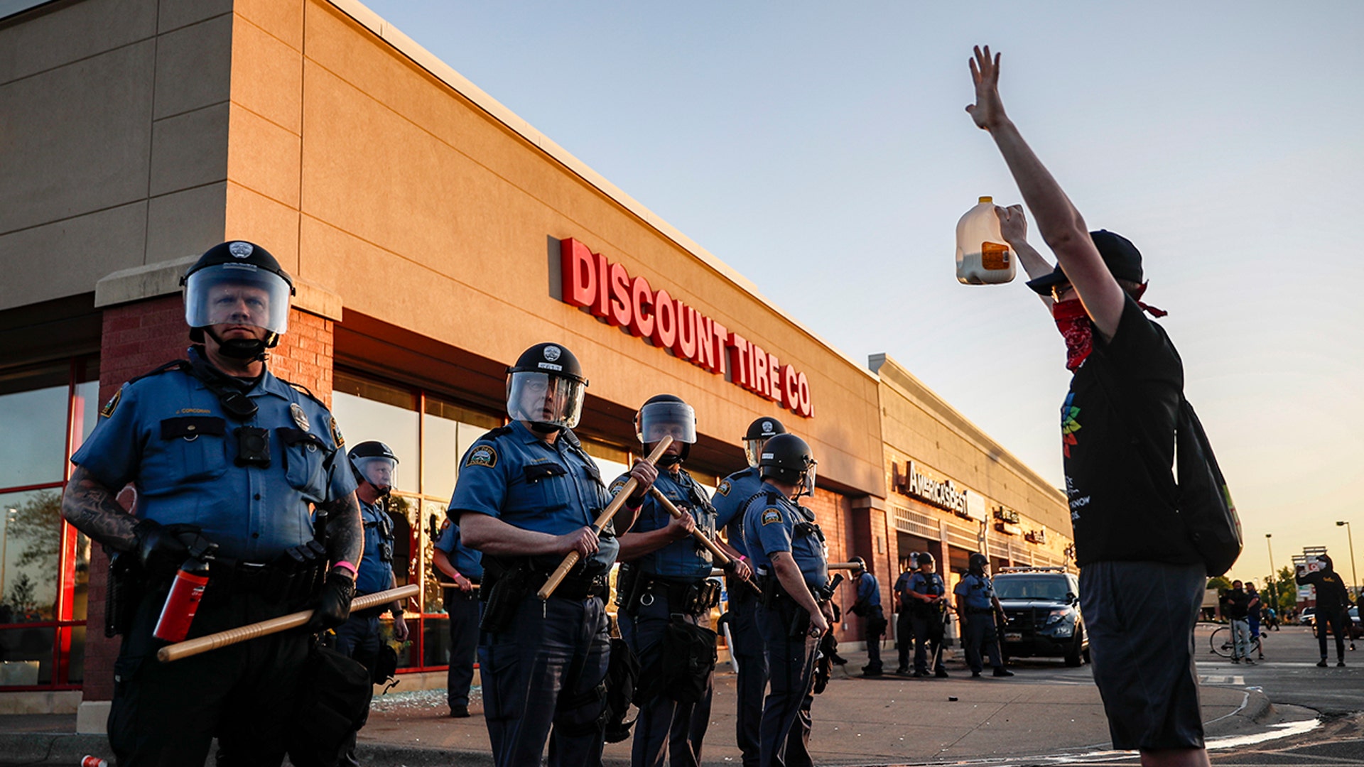 Minneapolis riots: Stores destroyed by looters | Fox News