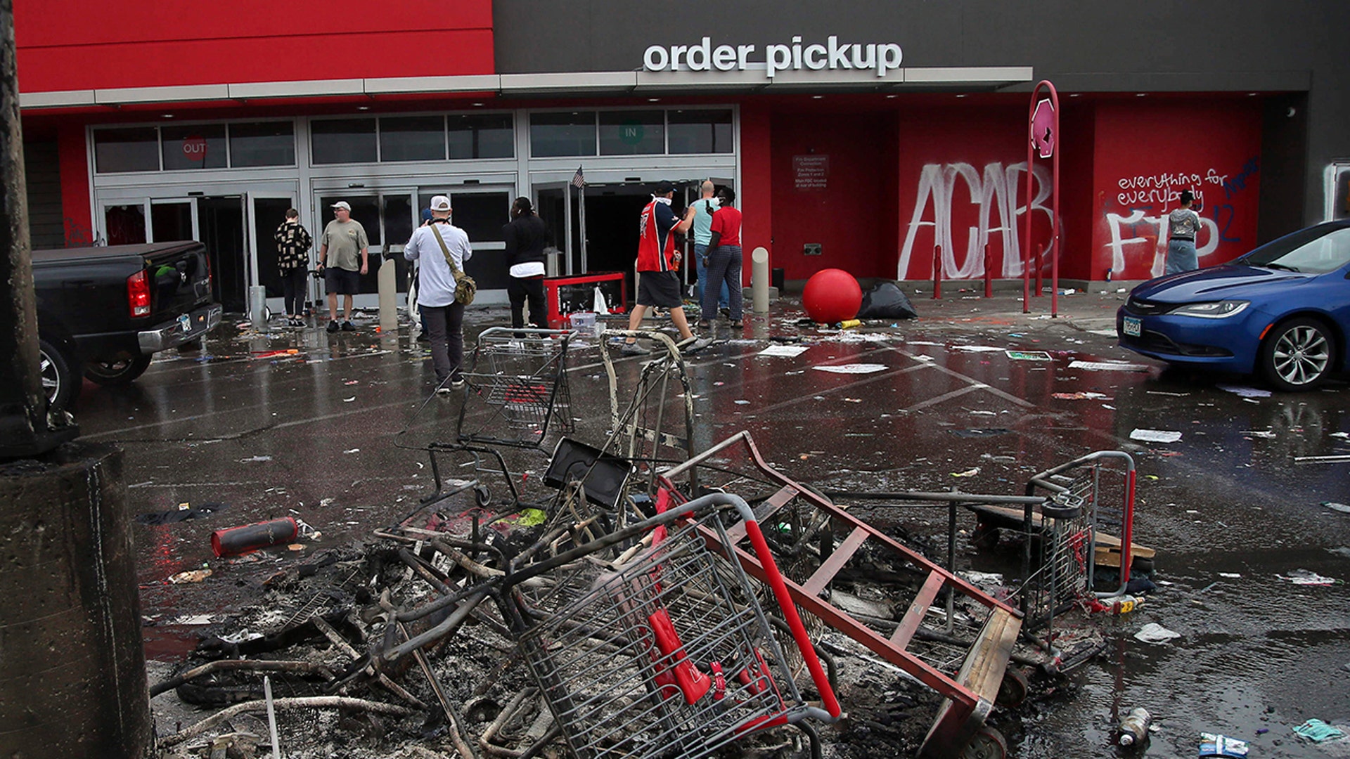 Minneapolis+Rocked+by+Night+of+Unrest%2C+Looting