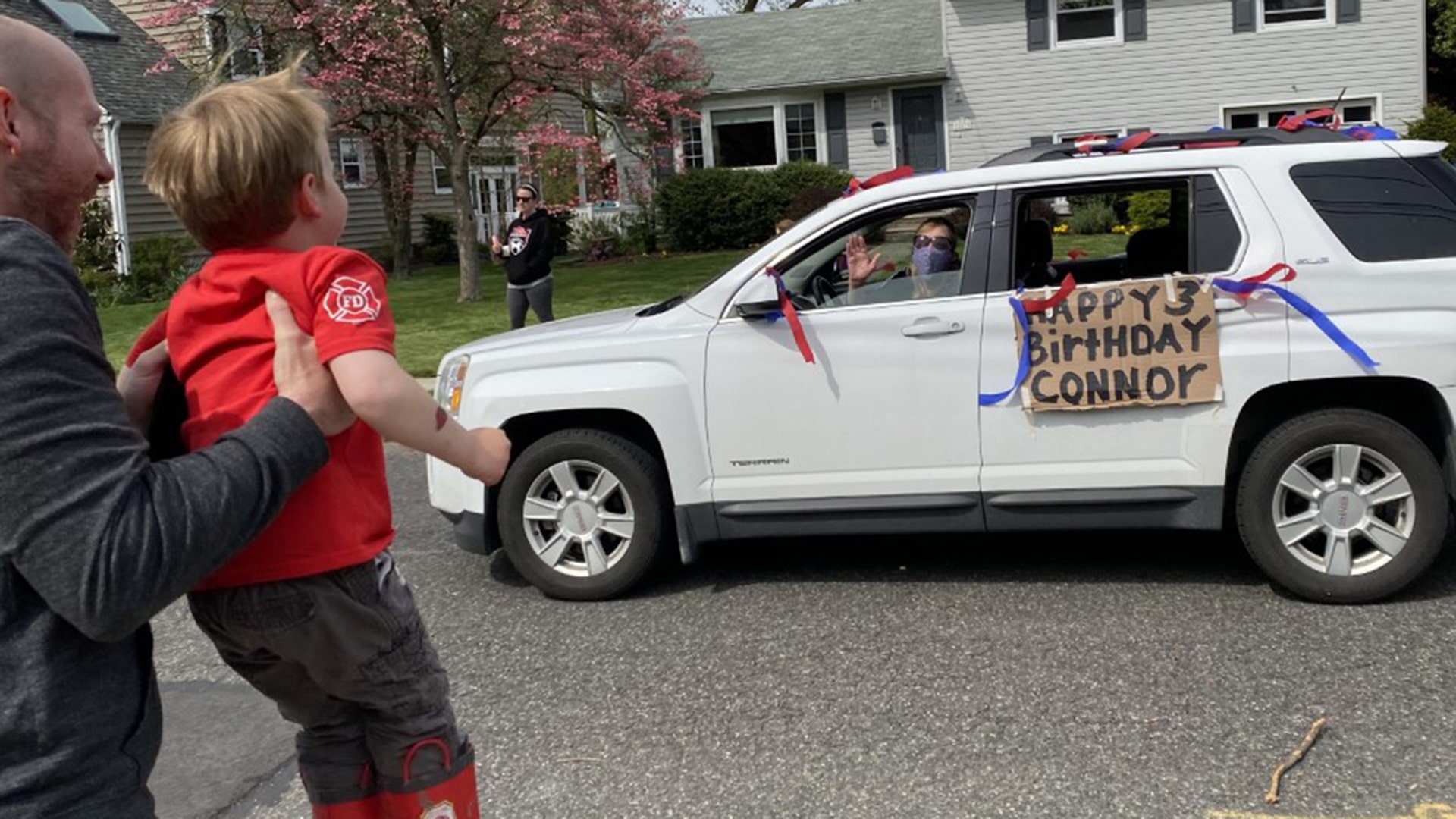 Our grandson Connor had his 3 year old party, no one from his family could go so all of the neighbors got together and parade past his house, even the local Haddonfield Fire Department made time to drive by ! Thank you world.. thank you..... TCavanagh
