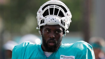 Dolphins trade former first-round pick Charles Harris to Falcons