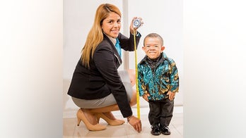 World's shortest man regains crown after previous Guinness record holder dies
