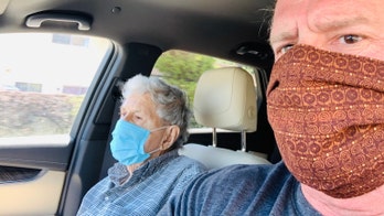 Air Force veteran, 93, hitchhikes to store for Hershey bars, says he and girlfriend split one 'every night'