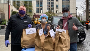 Yankees ex-staffer helps feed coronavirus first responders, keep favorite pub in business