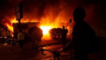 Minneapolis woman on riots, looting after George Floyd's death: 'I have nowhere to go now'