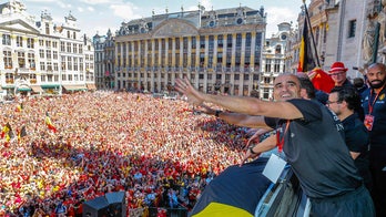Roberto Martínez signs new deal as coach of Belgium