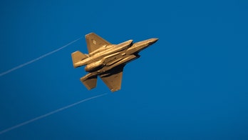 F-35 and F-22 fighter jets might be able to share data while keeping 'stealth attack' mode