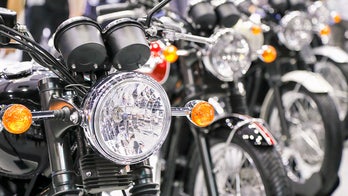 ӣ����Ƶ Autos Virtual Motorcycle Show: YOUR bikes