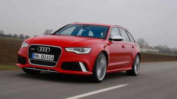 Cops trying to catch driver seen going 202 mph in social media video