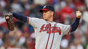 Tom Glavine warns players concerned about salary cuts to prepare to take brunt of criticism if season remains in limbo