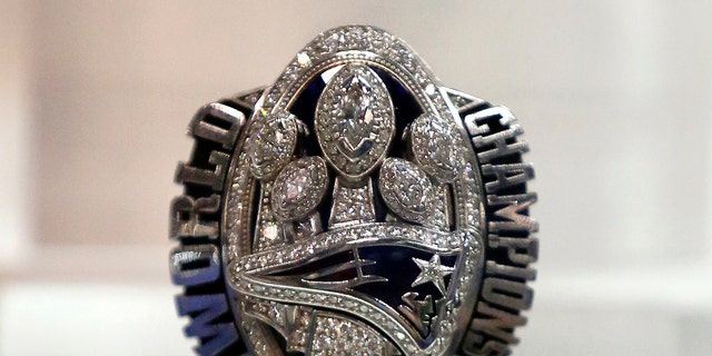 super bowl 34 ring