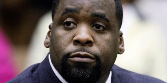 Former Detroit Mayor Kwame Kilpatrick sits in a Detroit courtroom. (AP Photo/Paul Sancya, File)