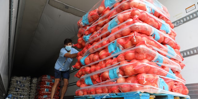 A shipment of onions was delivered from farms to a food bank in need amid the coronavirus pandemic.