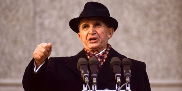 Nicolae Ceaușescu le 24 novembre 1989, Roumanie. (Photo by William STEVENS/Gamma-Rapho via Getty Images)