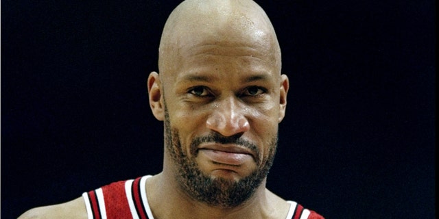 Harper played with both Jordan and Kobe Bryant. (Elsa Hasch /Allsport)