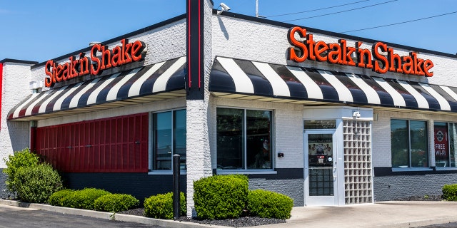 Steak 'n Shake is planning a transformation to a quick-service restaurant model that will see it eliminate sit-down service in favor of self-service kiosks. (iStock)