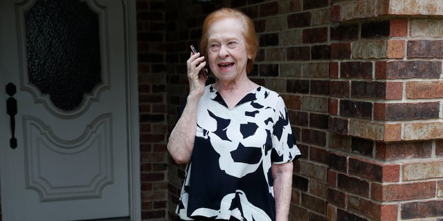  For Dell Kaplan, the offer to get calls from a stranger just to chat while staying home during the coronavirus pandemic was immediately appealing.  