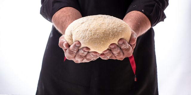 On TikTok and beyond (meaning Instagram and Twitter), carb-fans have been having fun attempting to shape their dough into a frog and then allow it to bake.
