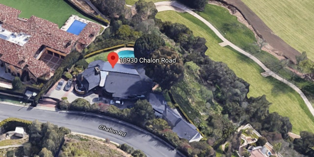 Elon Musk Lists Two Los Angeles Homes For Millions After Declaring That He Is Selling All Possessions Fox News Elon Musk Lists Two Los Angeles Homes For Millions After Declaring That He Is Selling All Possessions Fox News