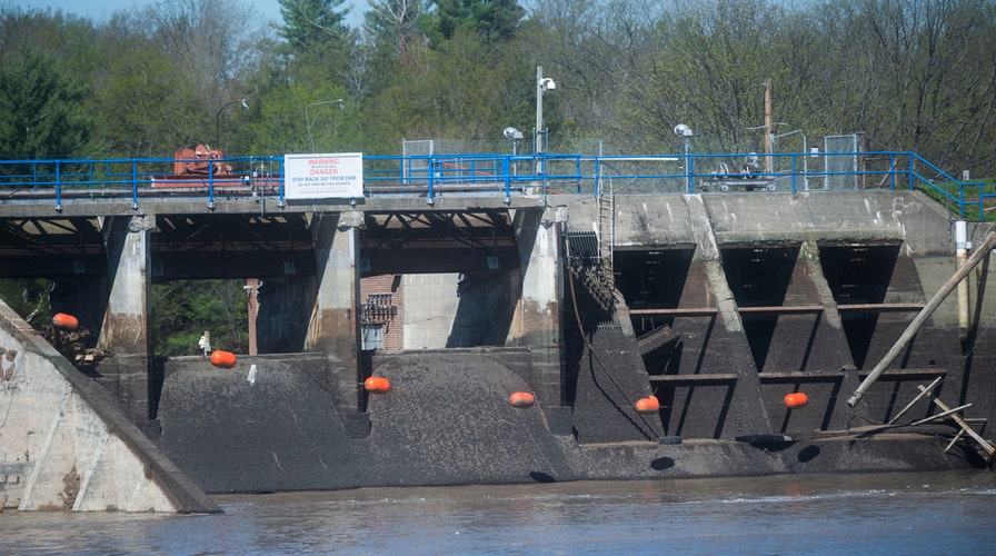 Midland, Michigan bracing for record flooding as heavy rainfall breaches dams