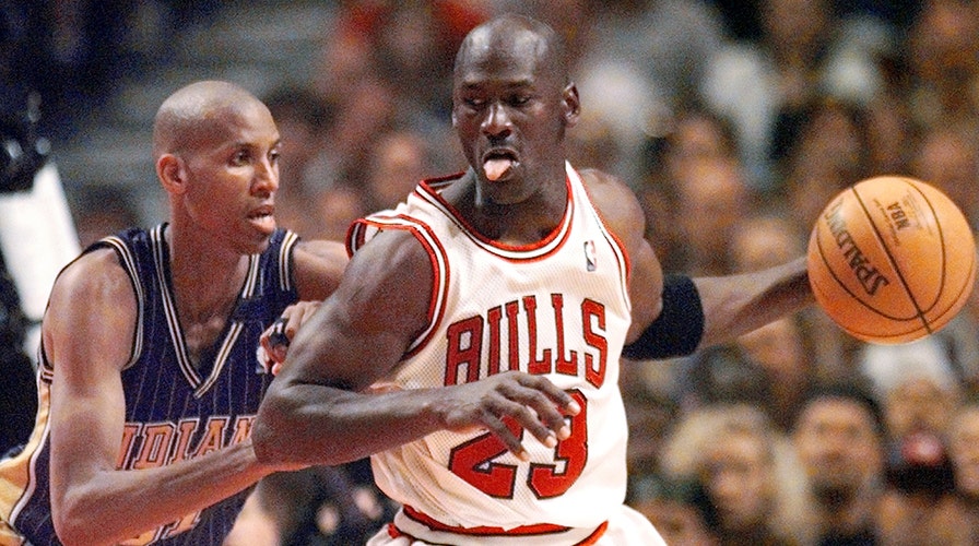 Jazz tried to troll Michael Jordan, Bulls with intro music before