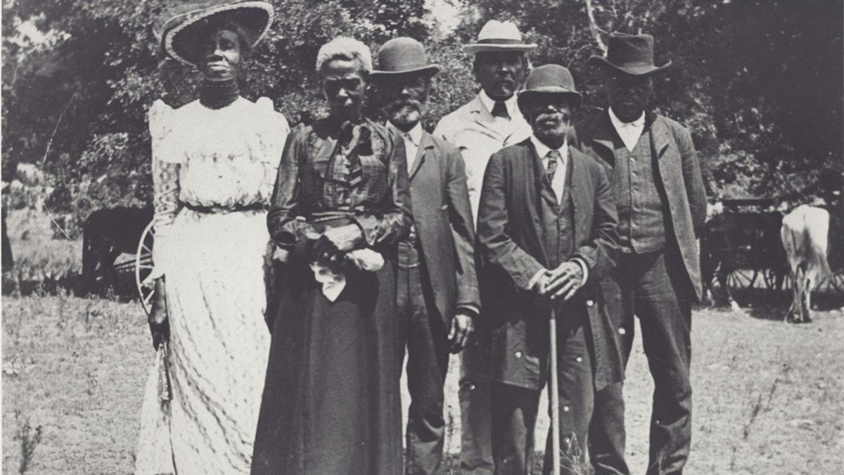 Juneteenth gatherers in Texas join together in 1900