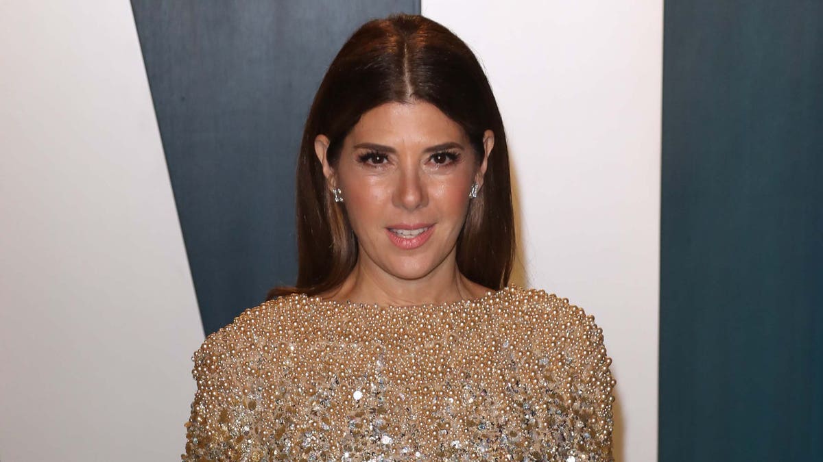Marisa Tomei attends the 2020 Vanity Fair Oscar Party at Wallis Annenberg Center for the Performing Arts on February 09, 2020 in Beverly Hills, Calif.