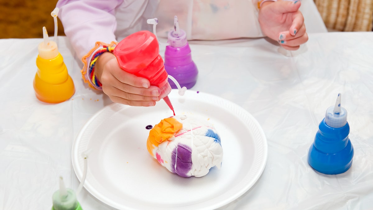 Chelsea Briner, author and blogger of Sew Simple Home, shared tips and tricks for tie-dying at home this summer, an easy family activity that’s fun for all ages.
