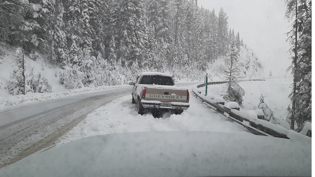 Heavy snow fell in Idaho on Wednesday morning, cuasing some vehicles to get stuck as up to 10 inches of snow was reported in some locations.