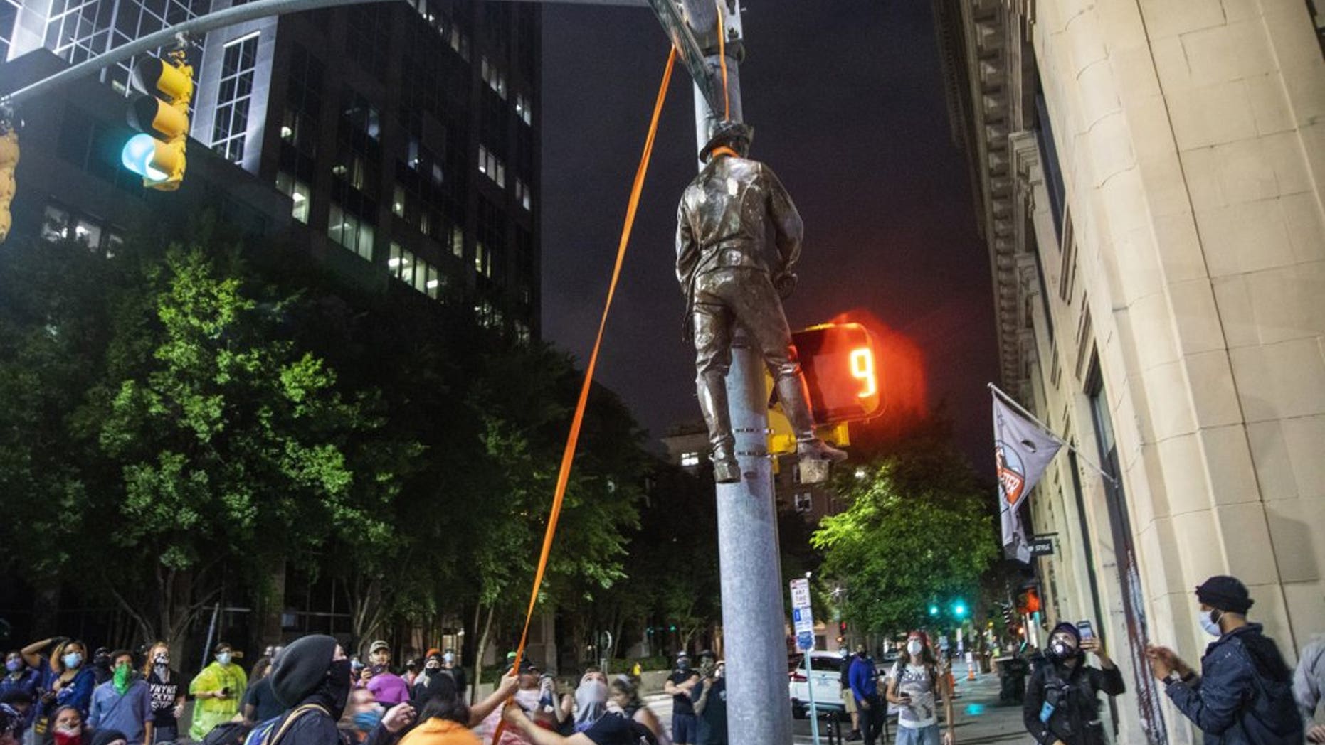North Carolina governor orders Confederate statues removed from state