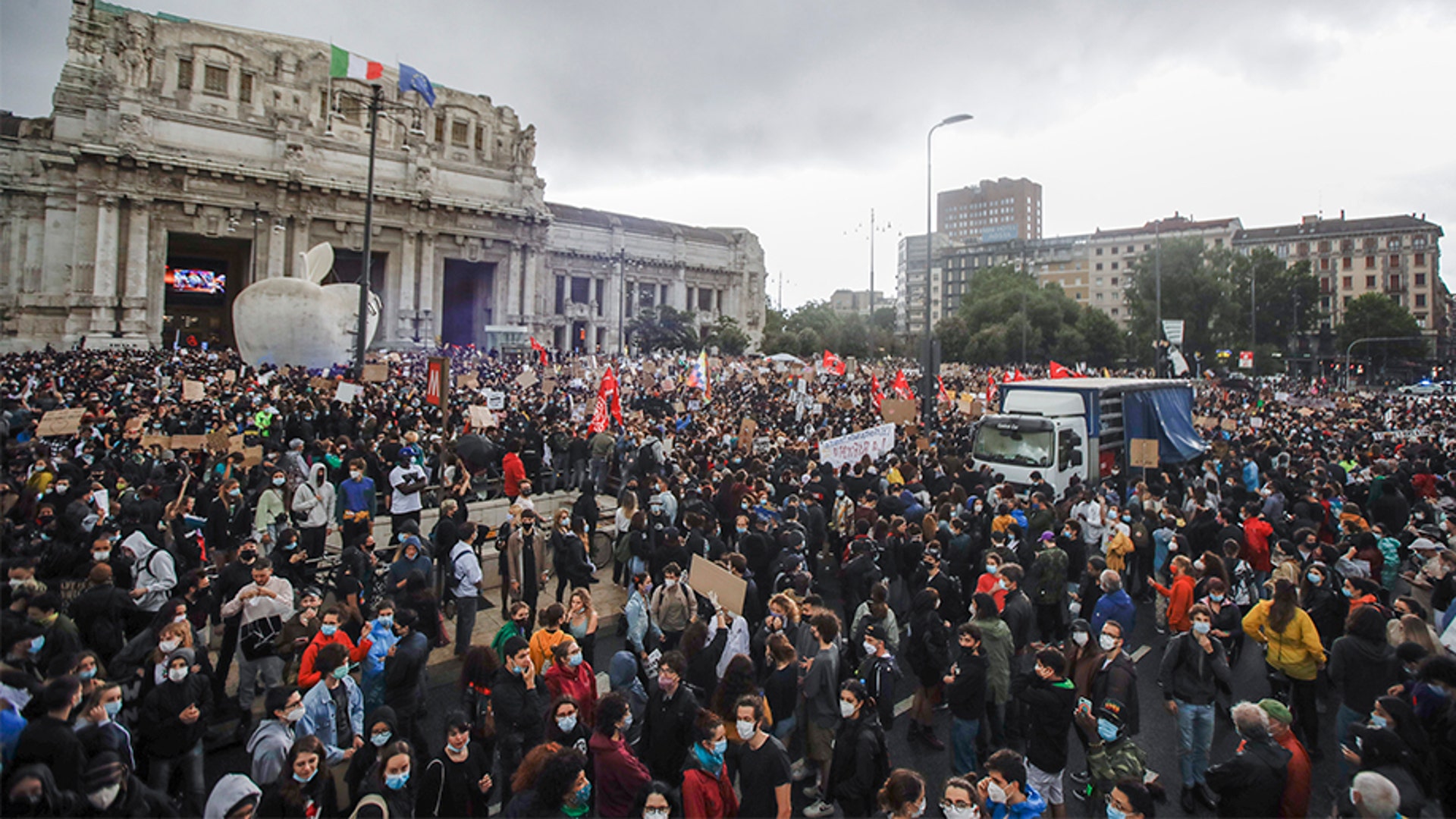 George Floyd anger: Anti-racism protests around the world | Fox News